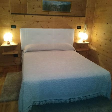 Albergo Martinet Vernante Eksteriør bilde