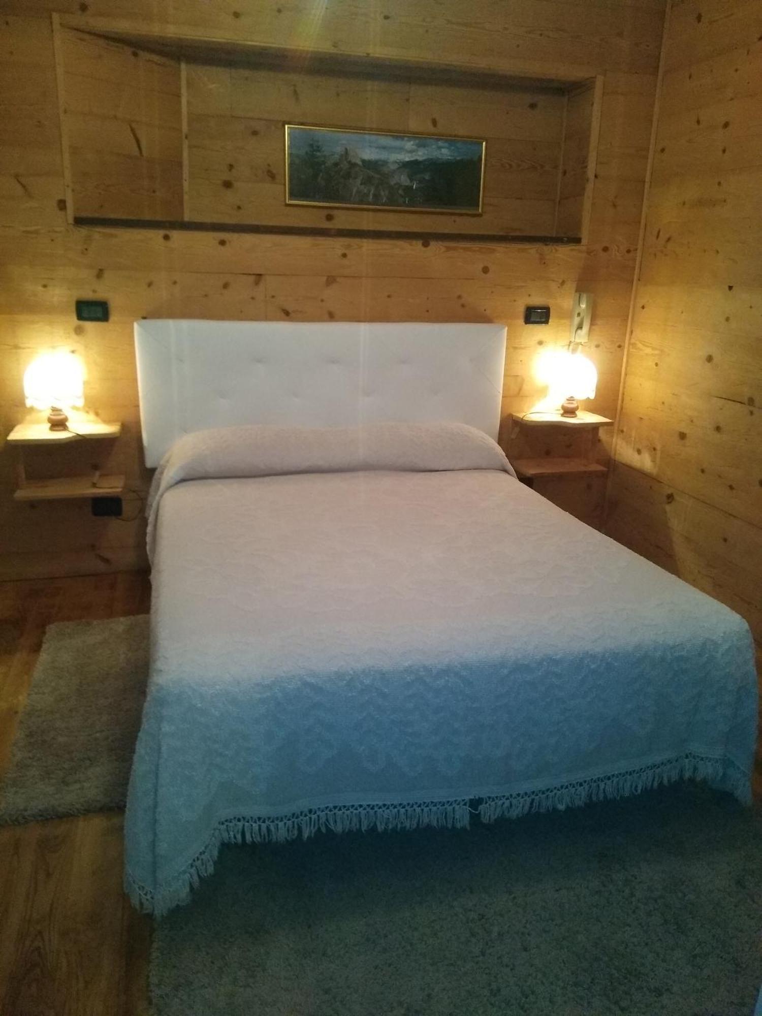 Albergo Martinet Vernante Eksteriør bilde