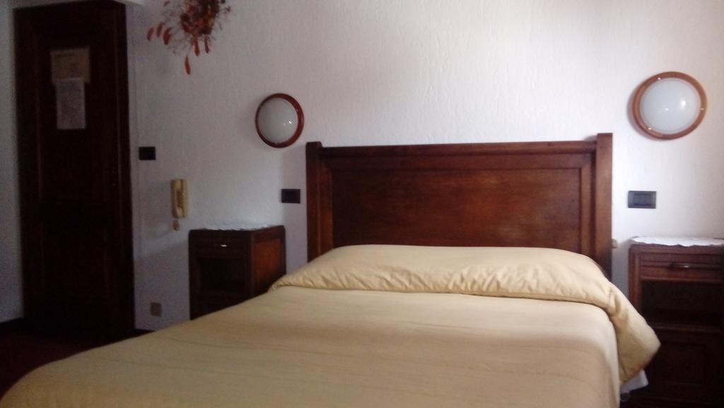 Albergo Martinet Vernante Eksteriør bilde
